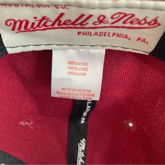 Cleveland Cavaliers Lebron James and Steph Curry Image 2017 Playoff Snapback - Picture 7 of 8